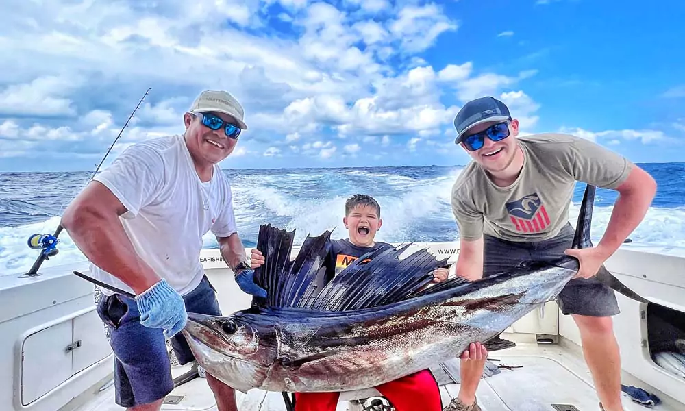 bottom fishing and sportfishing cancun